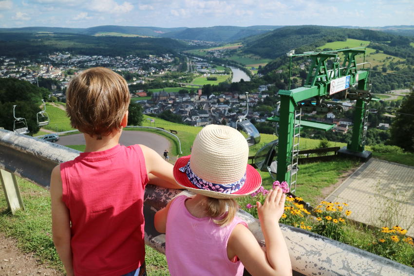 Landal Warsberg; uitzicht op Saarburg - AllinMam.com