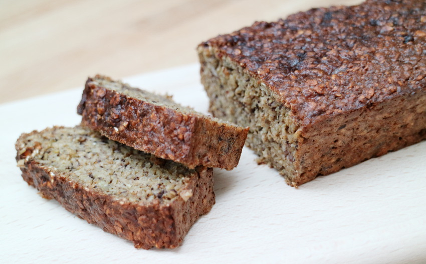 Bananencake zonder boter en suiker mét havermout - AllinMam.com