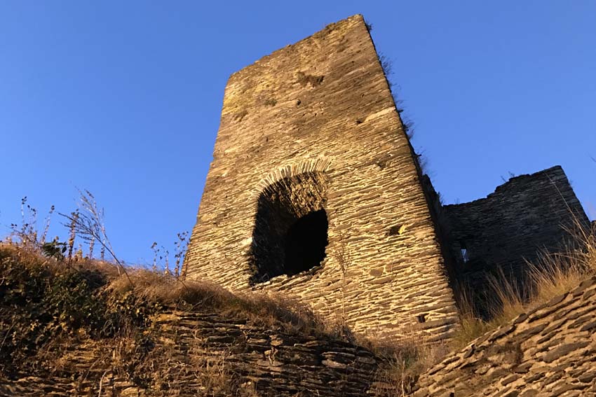 Feodaal kasteel van La Roche en Ardenne - AllinMam.com