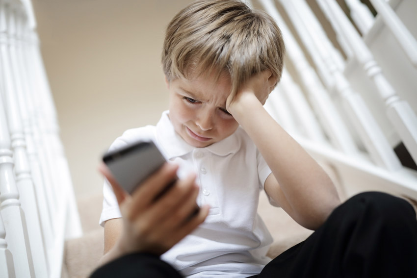 Steeds meer ouders zijn bang voor online pesten - AllinMam.com