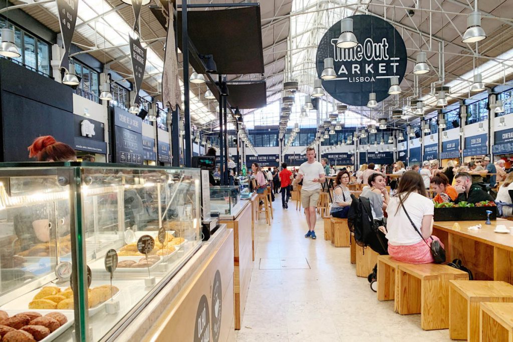 Time Out Market in Cais do Sodré, 7x lekker eten in Lissabon - AllinMam.com