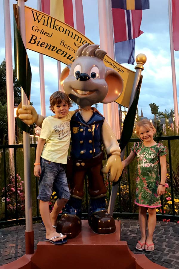 Europa-park op de foto met Ed Euromouse - AllinMam.com