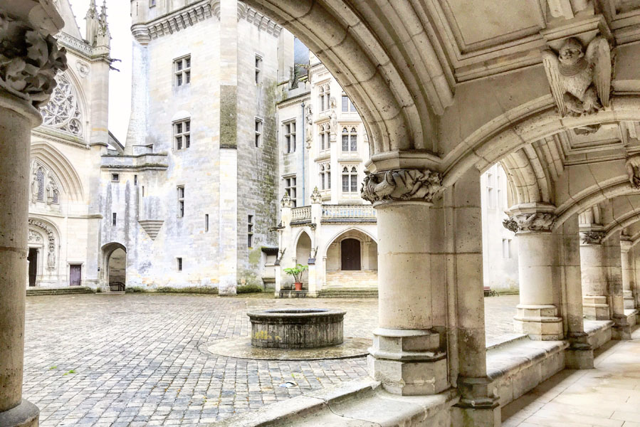 Chateau de Pierrefonds in Noord Frankrijk - AllinMam.com