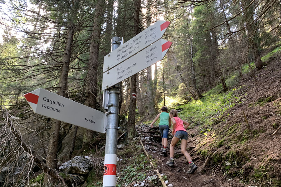 uitgezette wandelingen in de buurt van Landal Hochmontafon - AllinMam.com