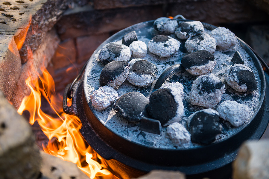 Dutch Oven: koken en bakken, maar dan net even anders - AllinMam.com