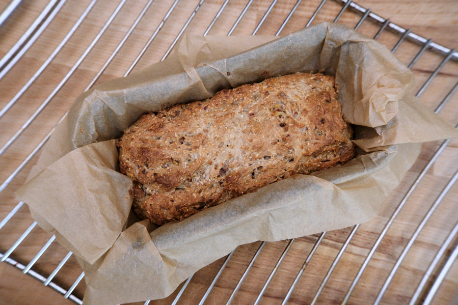 Bananenbrood met kokos en walnoten - AllinMam.com