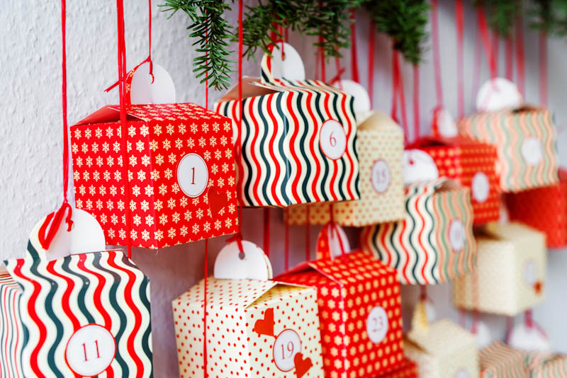 Zelf Adventskalender maken met bonbondoosjes - AllinMam.com