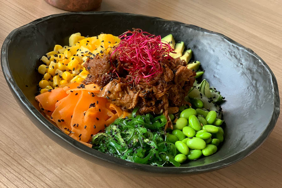 Recept voor pokebowl met pulled chicken, oosterse stijl - AllinMam.com