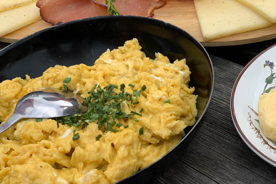 Scrambled eggs maken, basisrecept en tips voor variatie - AllinMam.com